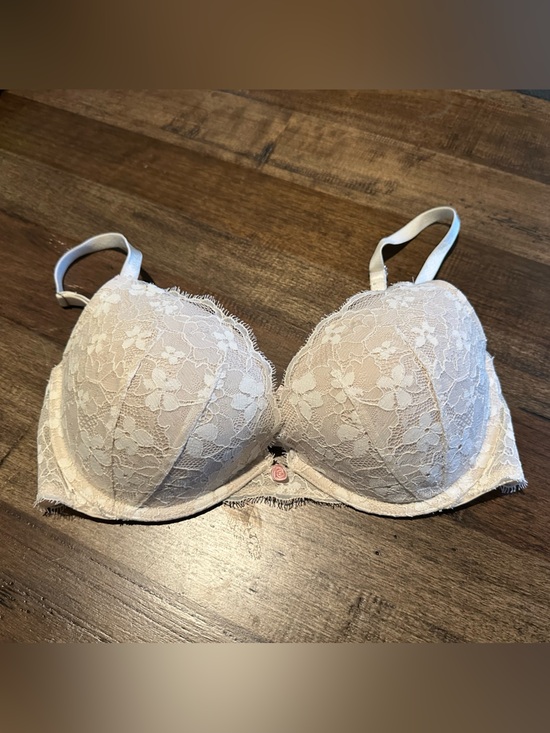 Victoria's Secret Other - Victoria's Secret Lace Push-Up Bra in Light Beige